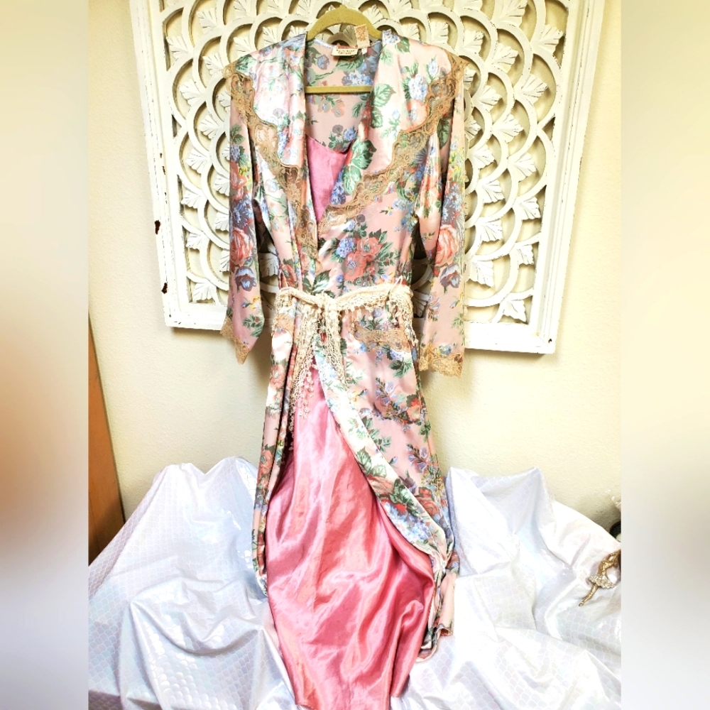 Lingerie Nightware Bundle Victoria's Sevret Robe, Soulmates Slipdress Lace Scarf